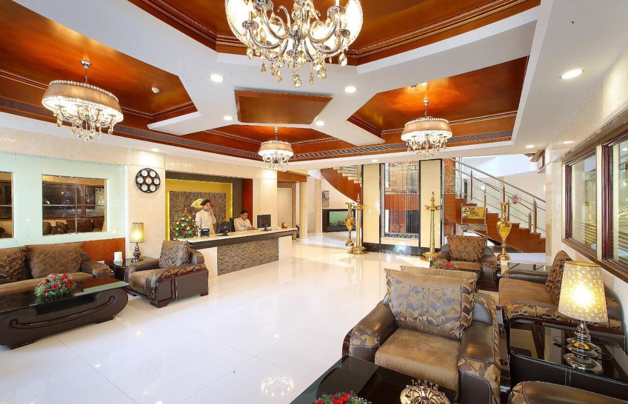 Hotel Port Palace Kovalam Bagian luar foto